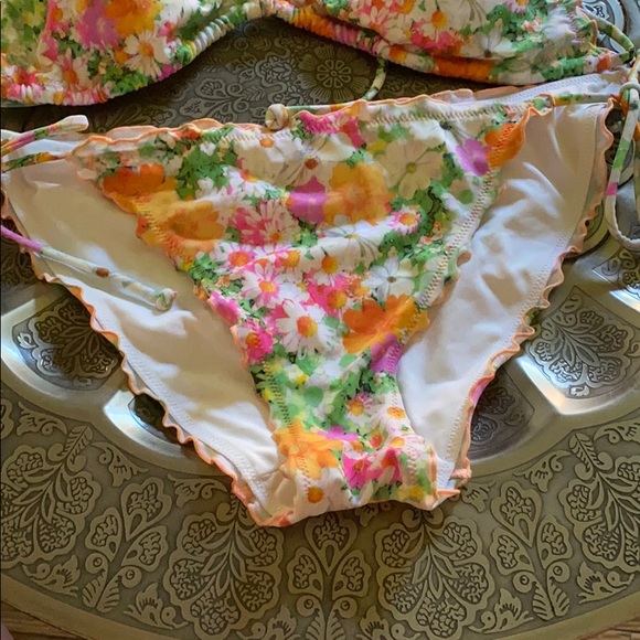 Victoria Secret Swim set - Picture 2 of 7